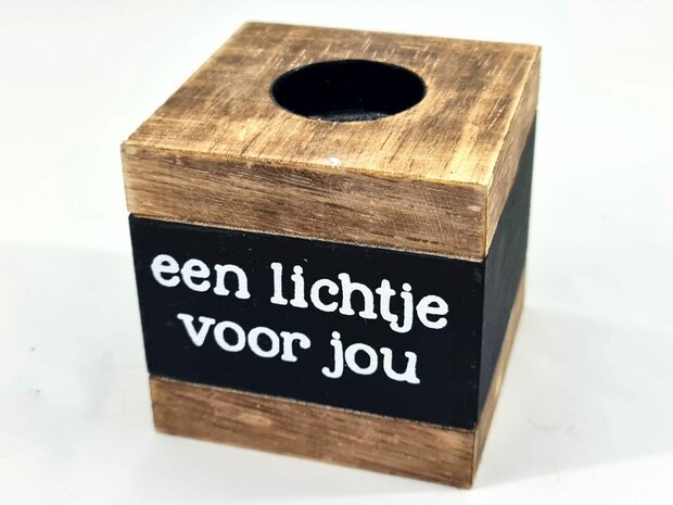 Gedenklichtje van hout met de tekst &ldquo;een lichtje voor jou&rdquo; &ndash; Herdenk Engel