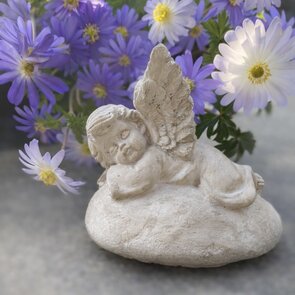  Engel voor op een graf – slapend engel grafbeeldje van beton